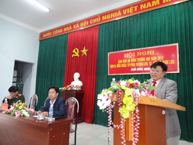 Đ/c Thái Huy Vinh - Phó giám đốc Sở GD&ĐT Nghệ An phát biểu tại Hội nghị